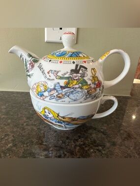 Alice in Wonderland One Cup Teapot and Cup by Paul Cardew Illustrated Set